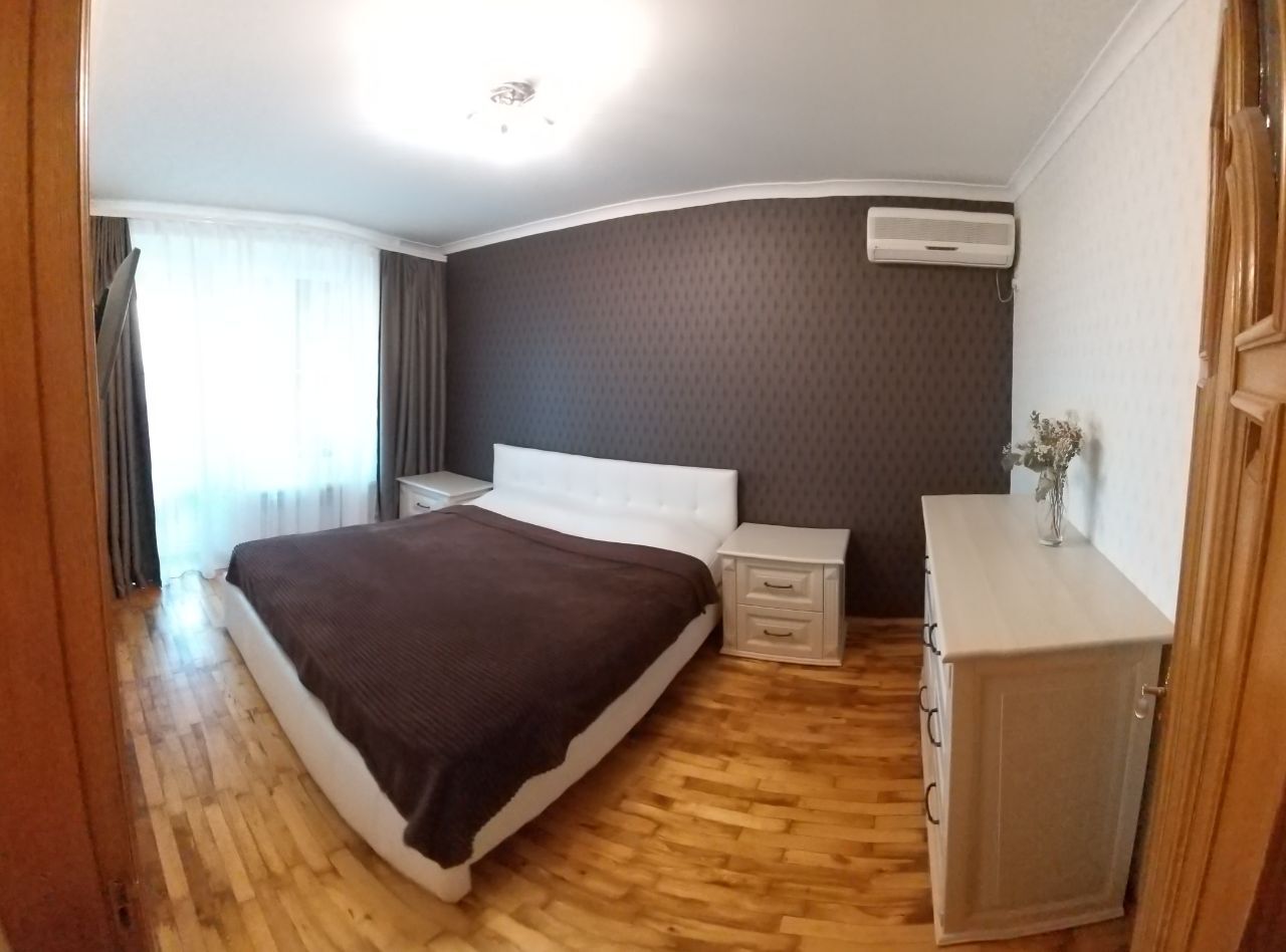 Продажа 3-комнатной квартиры 106 м², Дмитрия Яворницкого просп.