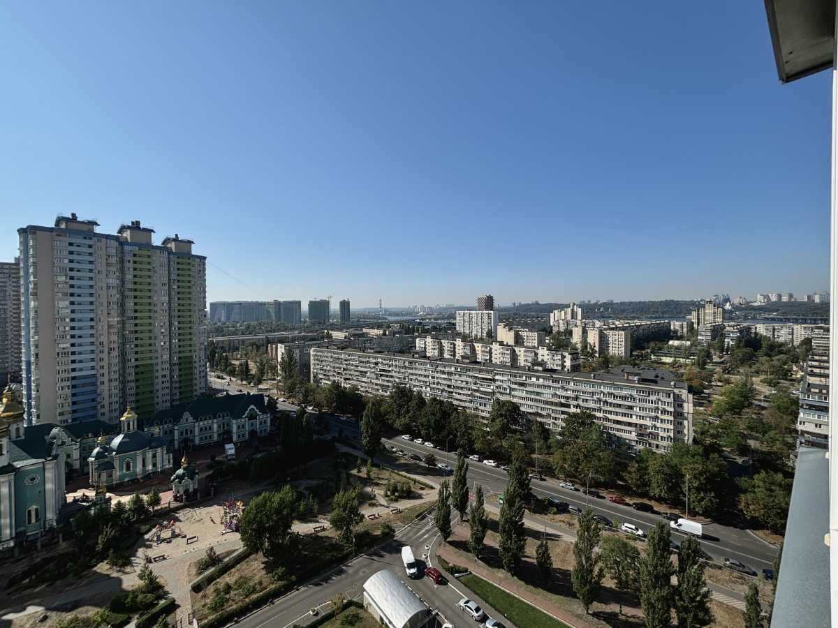 Продаж 2-кімнатної квартири 69 м², Юрія Шумського вул., 1А