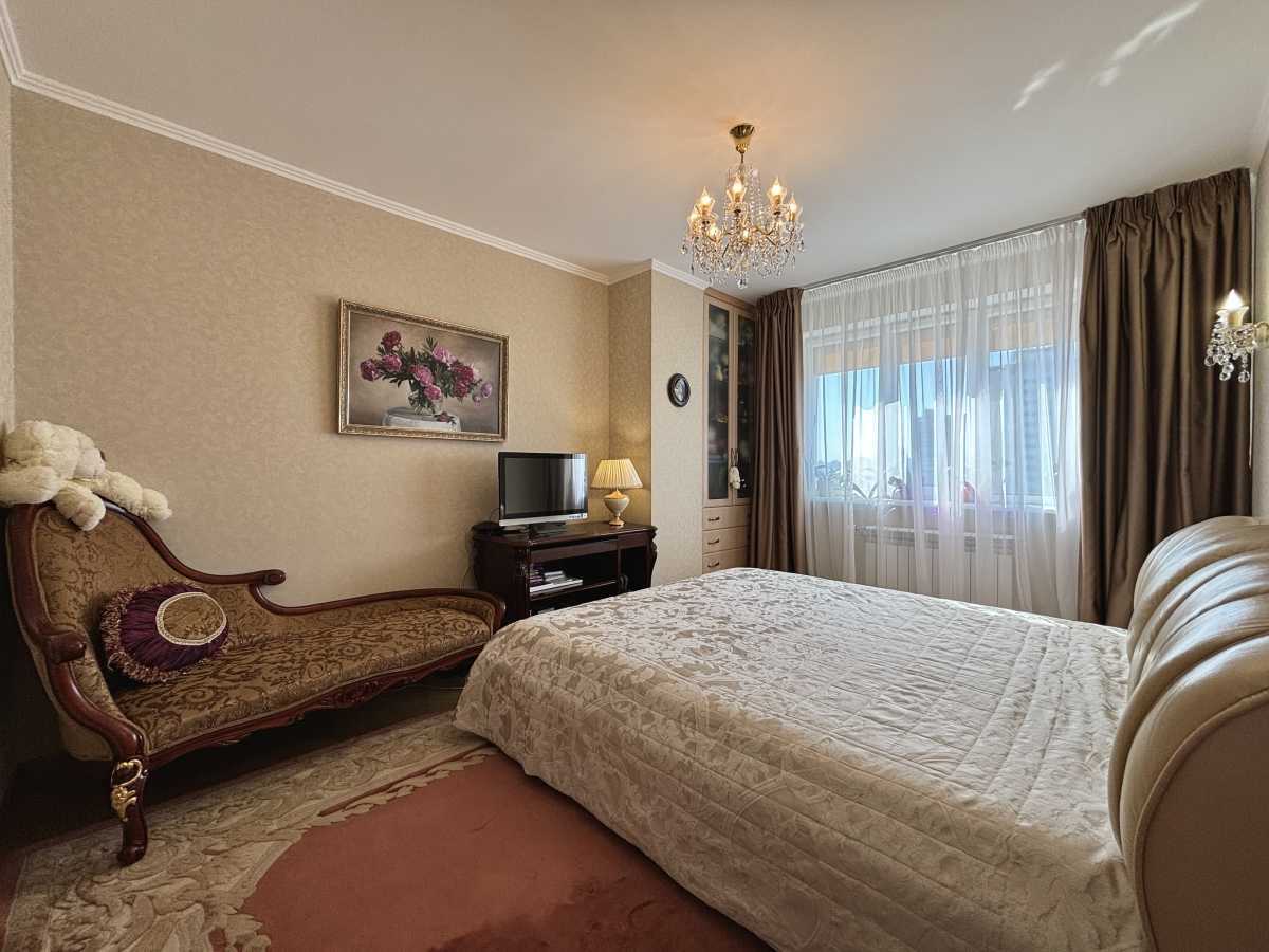 Продаж 2-кімнатної квартири 69 м², Юрія Шумського вул., 1А