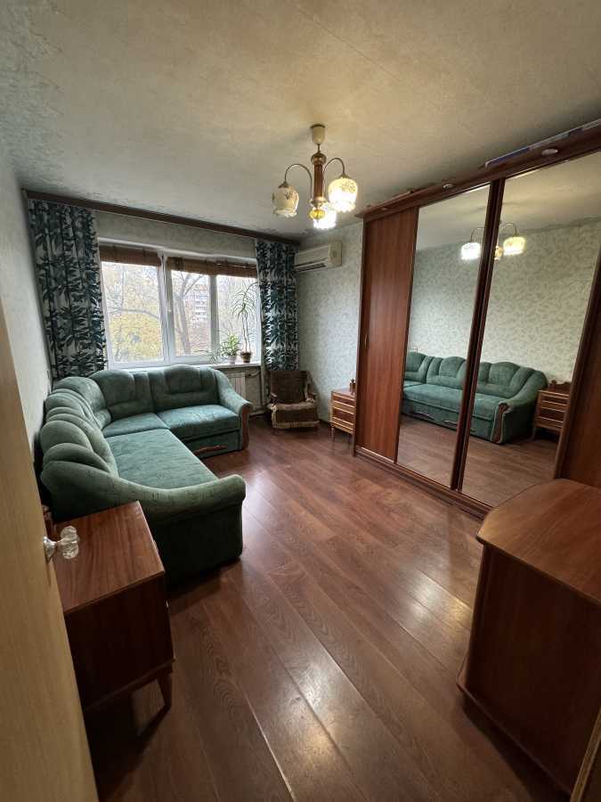 Аренда 3-комнатной квартиры 68 м², Симиренко ул., 5