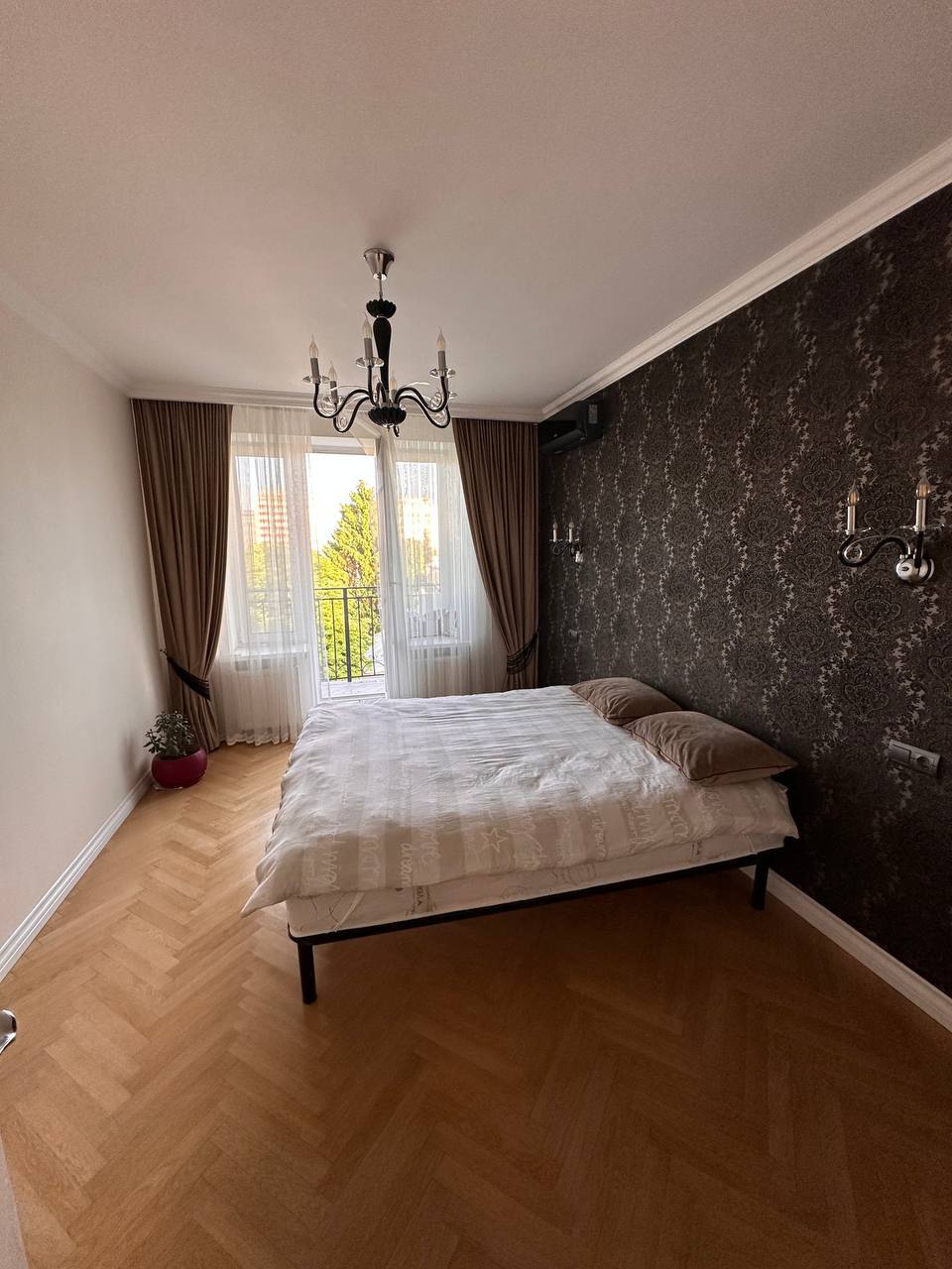 Продажа 2-комнатной квартиры 75.8 м², Петропавловская ул.