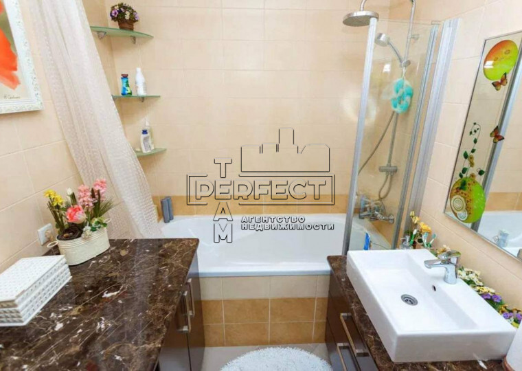 Продаж 2-кімнатної квартири 75 м², Саперно-Слобідська вул., 22