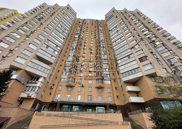 Продаж 2-кімнатної квартири 75 м², Саперно-Слобідська вул., 22