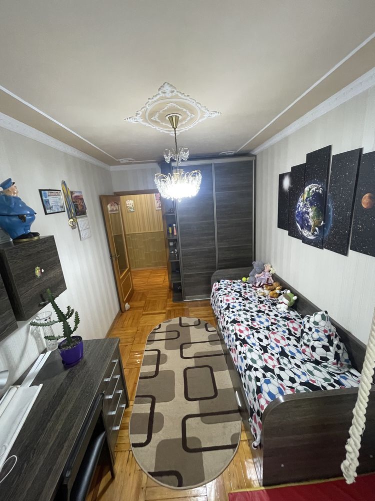 Продажа 4-комнатной квартиры 92 м²