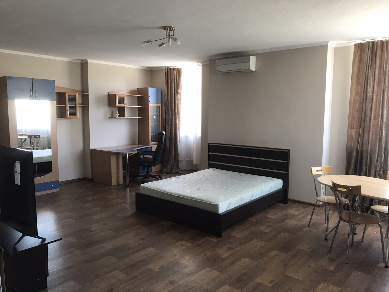 Продаж 1-кімнатної квартири 55 м²