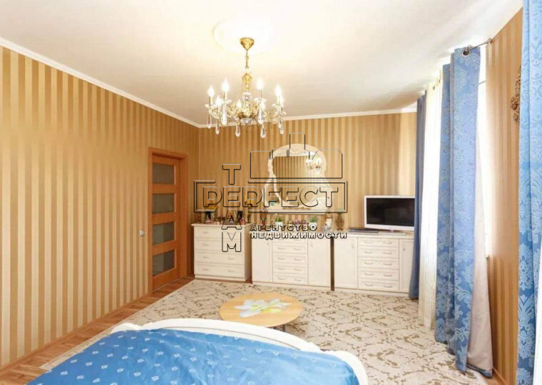 Продажа 2-комнатной квартиры 75 м², Саперно-Слободская ул., 22