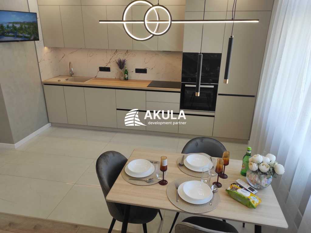 Продажа 2-комнатной квартиры 70 м², Александра Олеся ул.