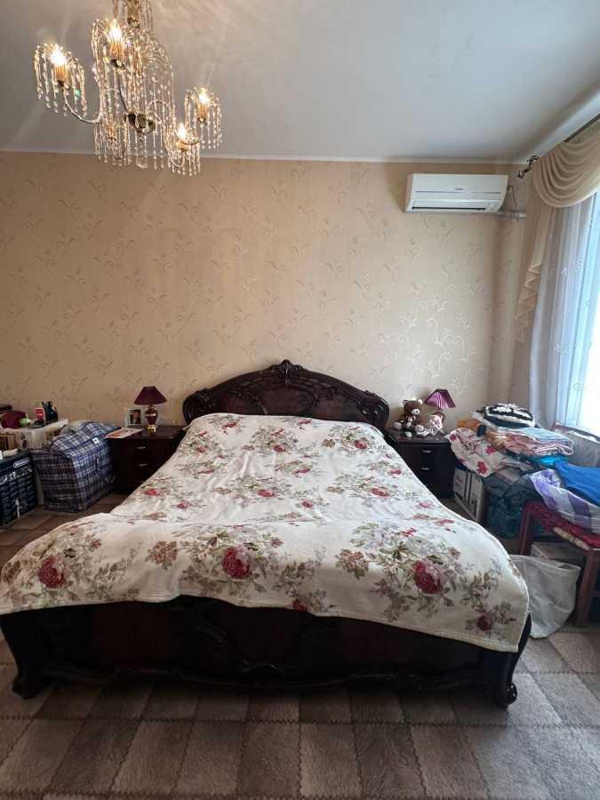 Продаж 2-кімнатної квартири 55 м², Панаса Мирного вул., 7