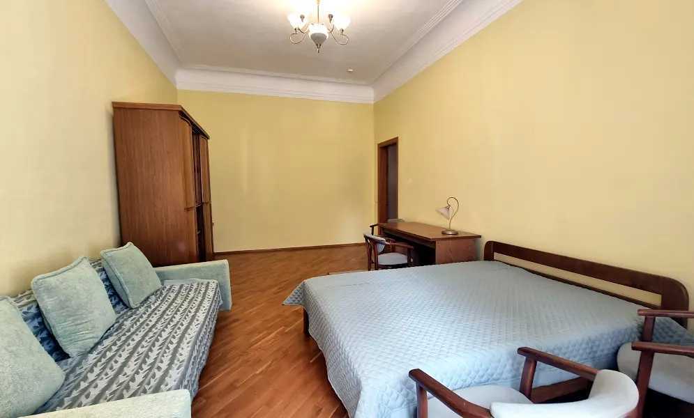 Оренда 3-кімнатної квартири 105 м², Заньковецької вул., 6