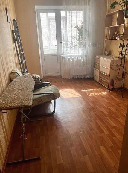 Продаж 3-кімнатної квартири 69 м², Героїв Крут вул.