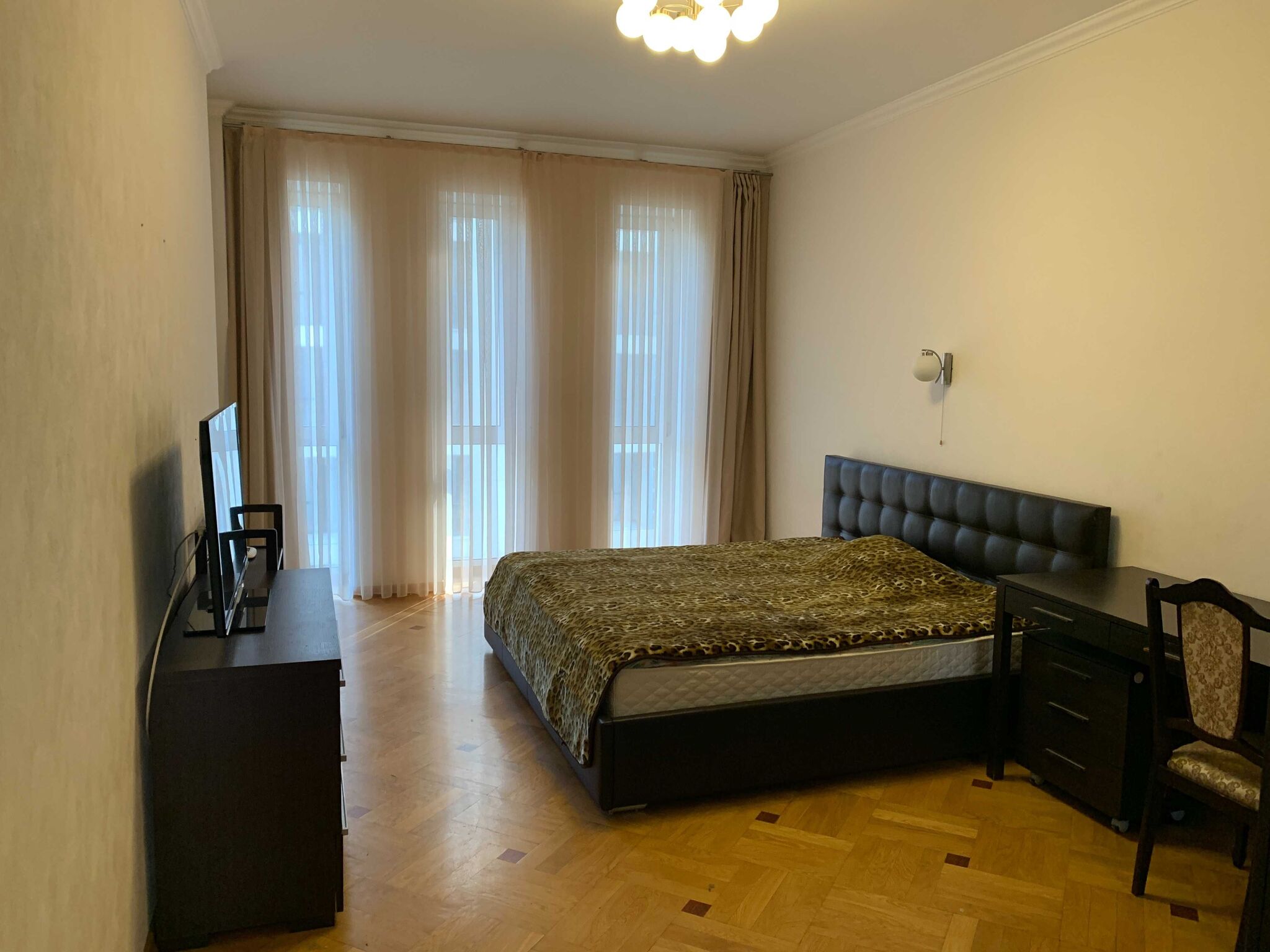 Продажа 4-комнатной квартиры 129.3 м², Василия Жуковского ул., 21А