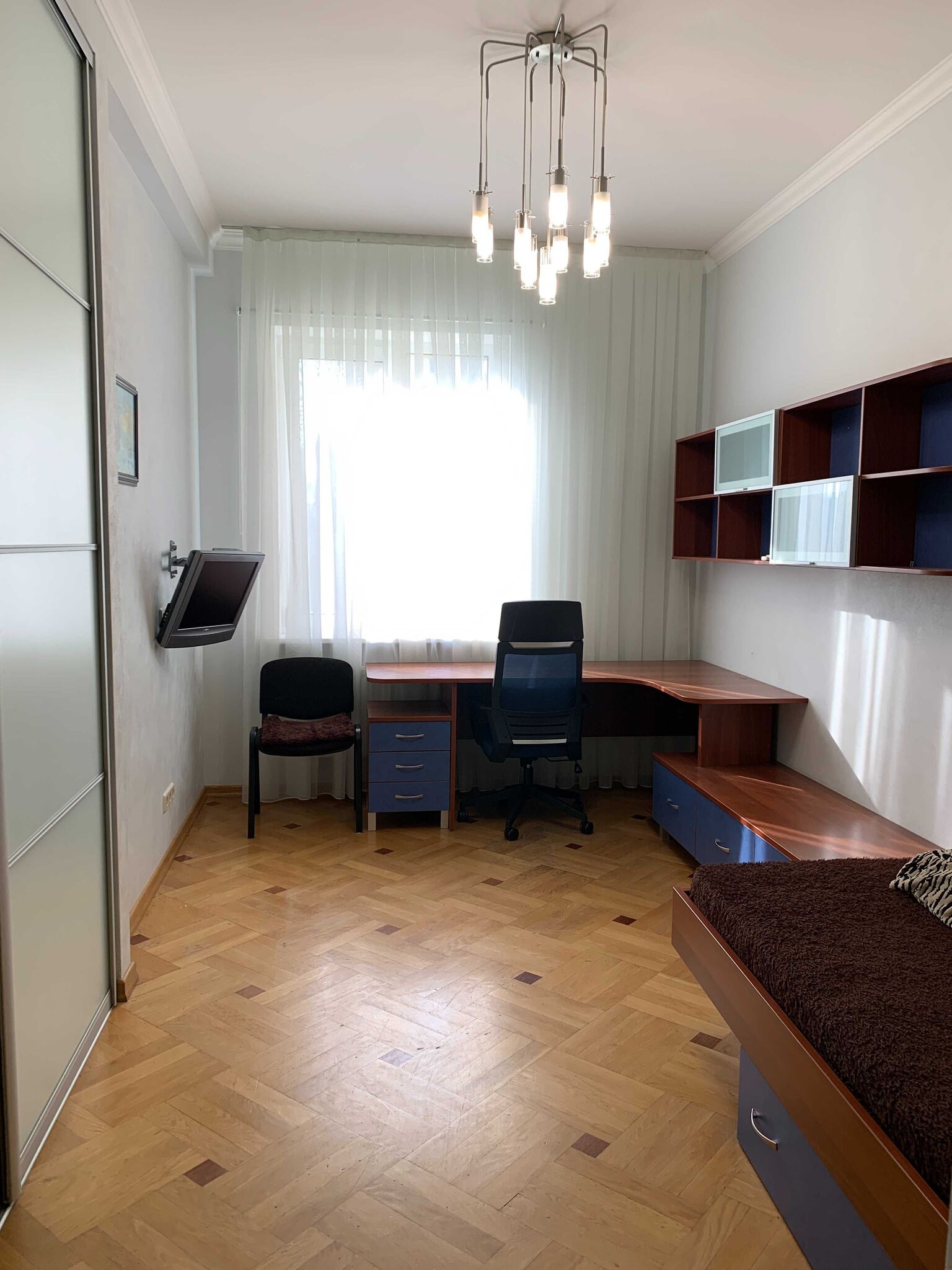 Продажа 4-комнатной квартиры 129.3 м², Василия Жуковского ул., 21А