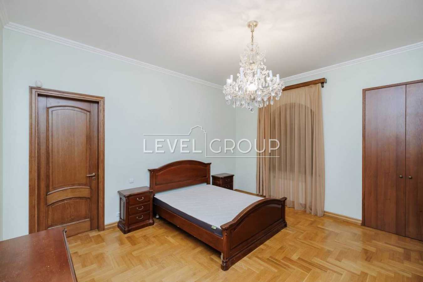 Продаж 3-кімнатної квартири 126 м², Саксаганського вул., 29