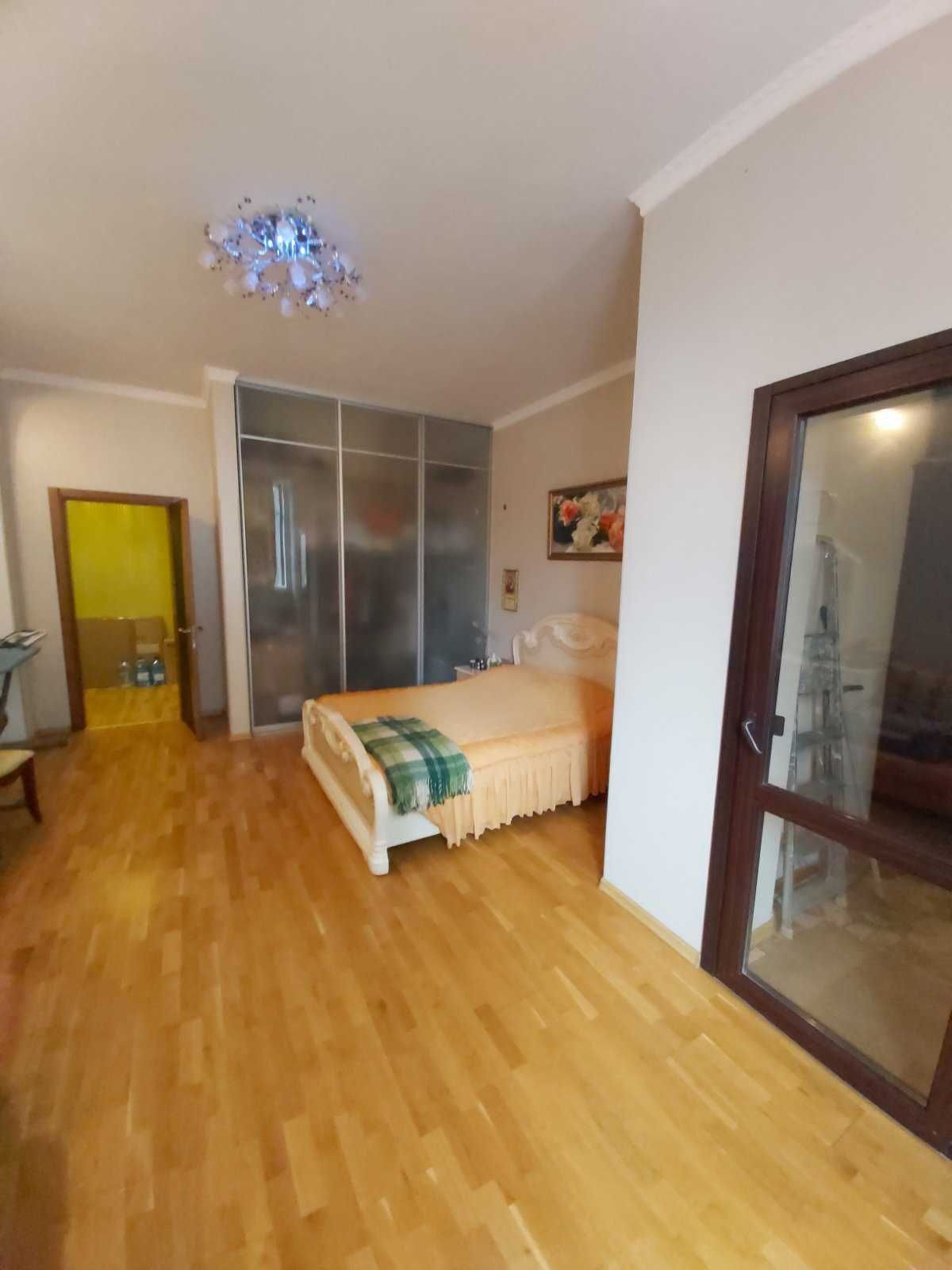 Продажа 2-комнатной квартиры 97 м²