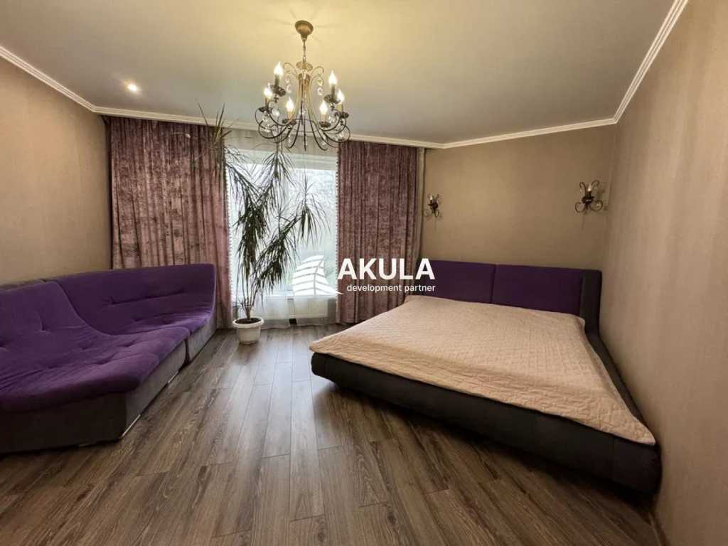 Продажа 3-комнатной квартиры 90 м², Академика Шалимова ул.