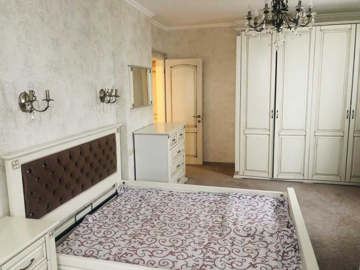 Продажа 3-комнатной квартиры 108 м², Григория Андрющенко ул., 6Г