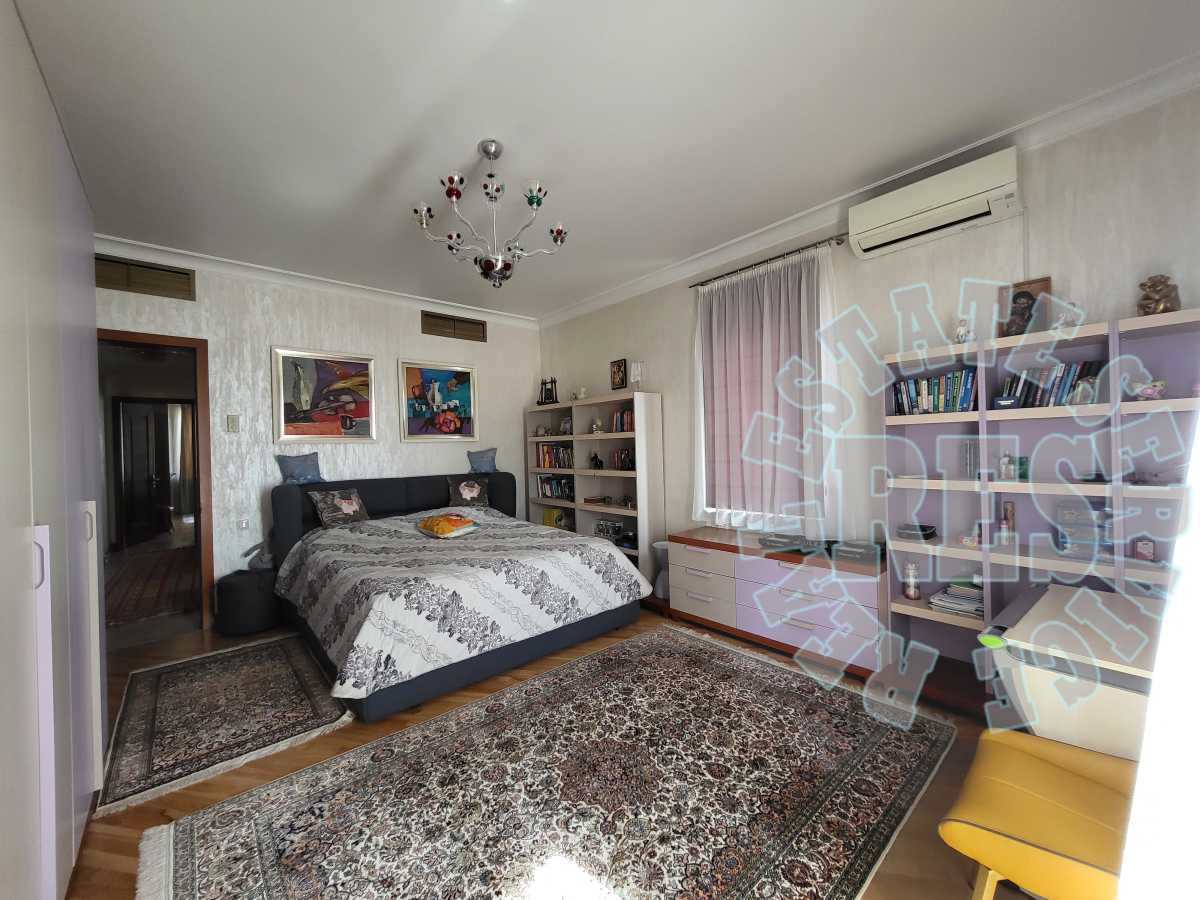 Аренда 4-комнатной квартиры 260 м², Кропивницкого ул., 10