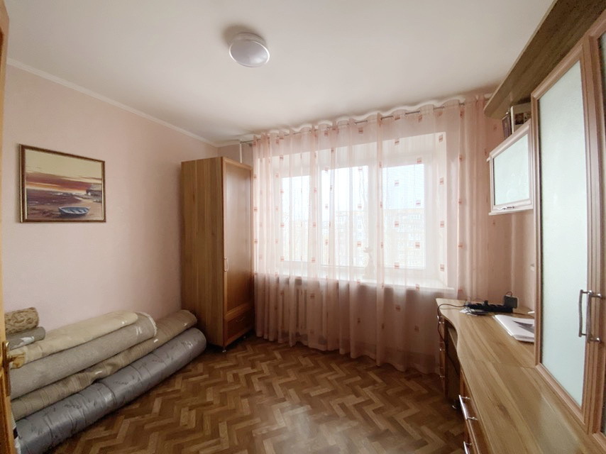 Продажа 3-комнатной квартиры 69 м², Киевская ул.