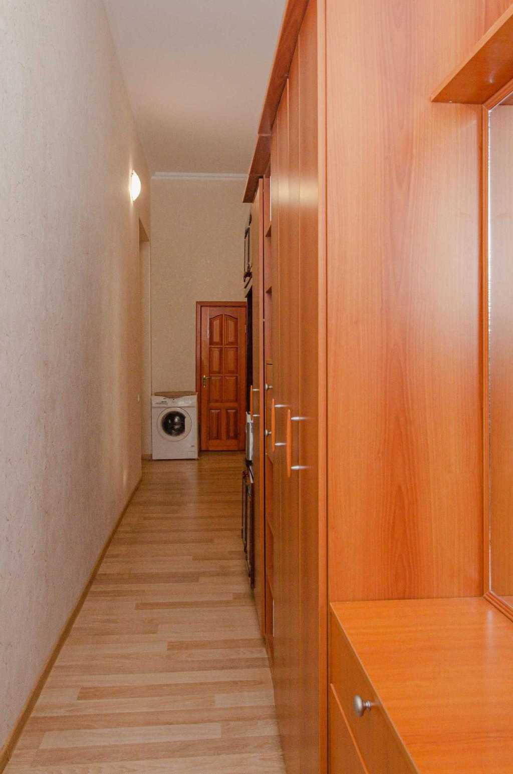 Продаж 3-кімнатної квартири 90 м², Михайлівська вул., 24В