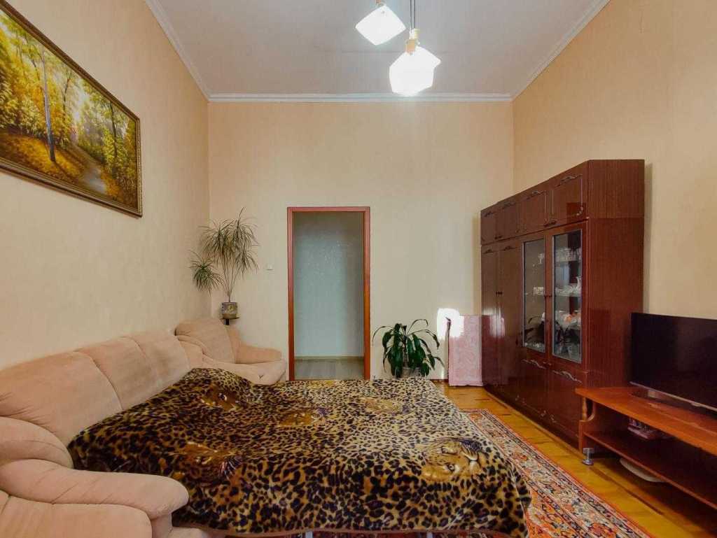 Продаж 3-кімнатної квартири 90 м², Михайлівська вул., 24В