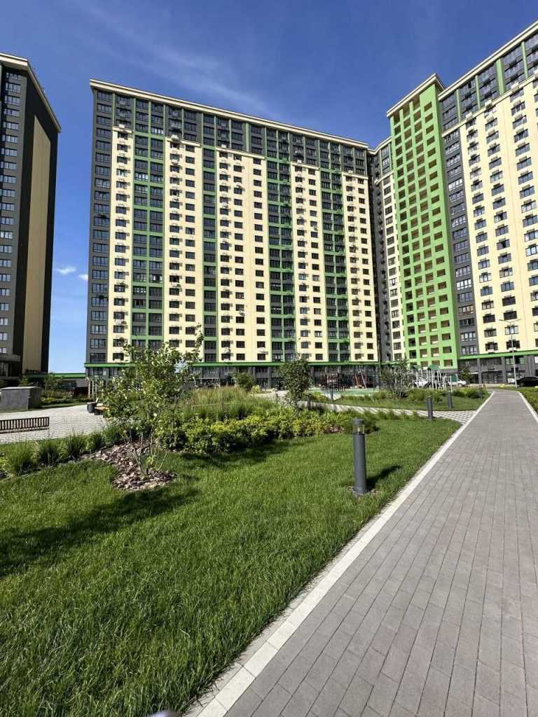 Продажа 2-комнатной квартиры 75 м², Михаила Максимовича ул., 32Б