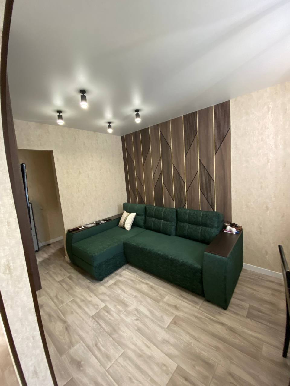 Продаж 4-кімнатної квартири 62 м², Валентинівська вул., 27Б