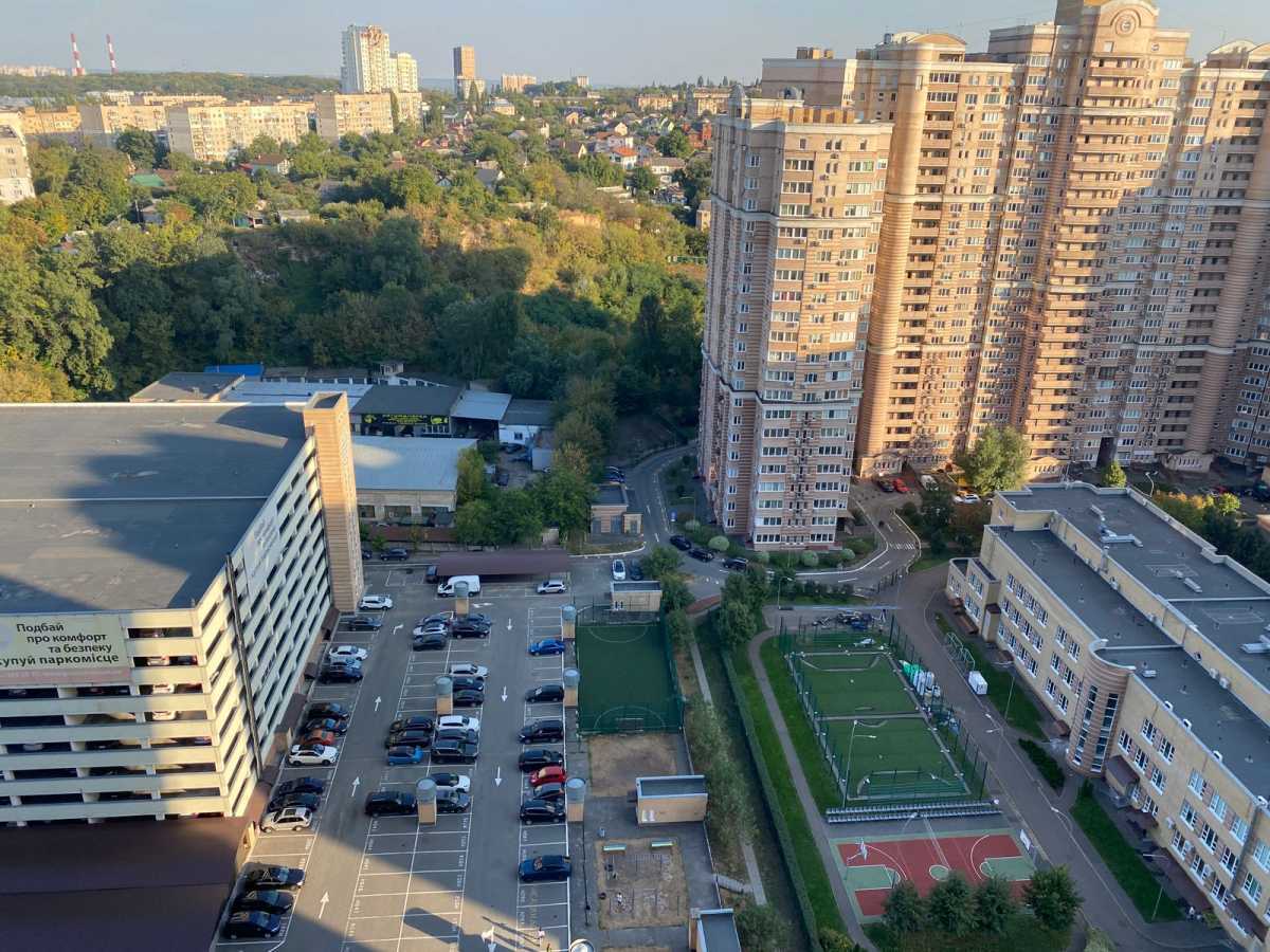 Продаж 3-кімнатної квартири 122 м², Голосіївський пров., 13