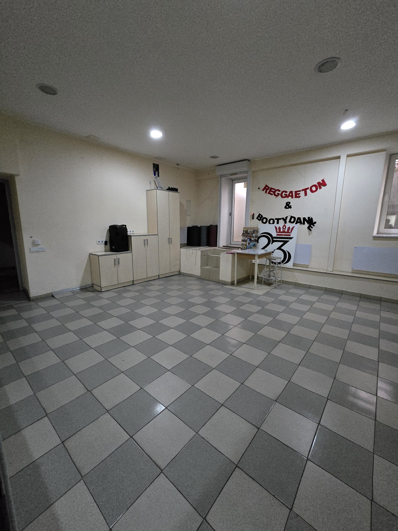 Бомбосховище-офіс 160 м² біля метро Лук’янівська — ідеально для ІТ