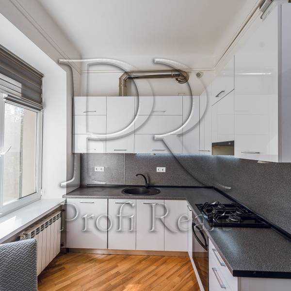 Продажа 3-комнатной квартиры 64 м², Евгения Коновальца ул., 18