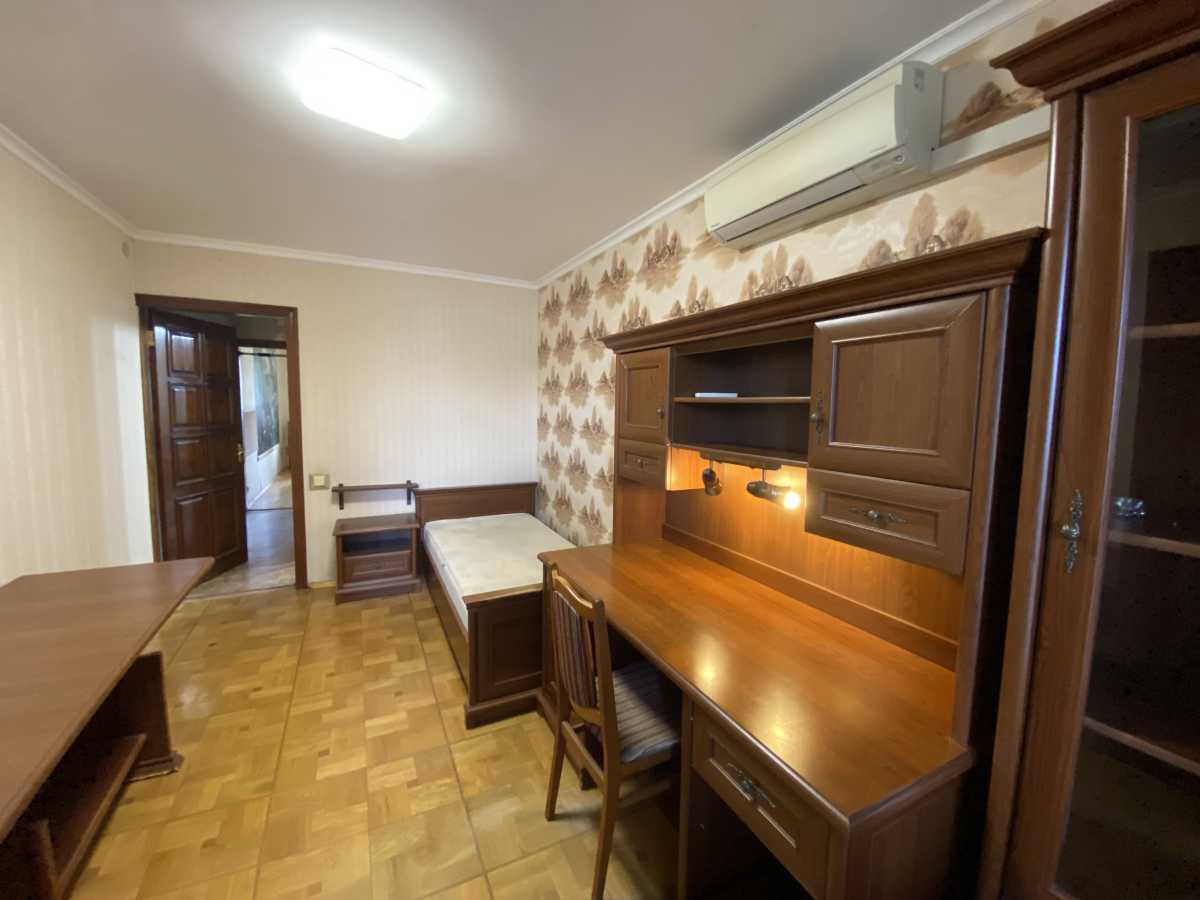 Продаж 4-кімнатної квартири 88 м², Бориславська вул., 54