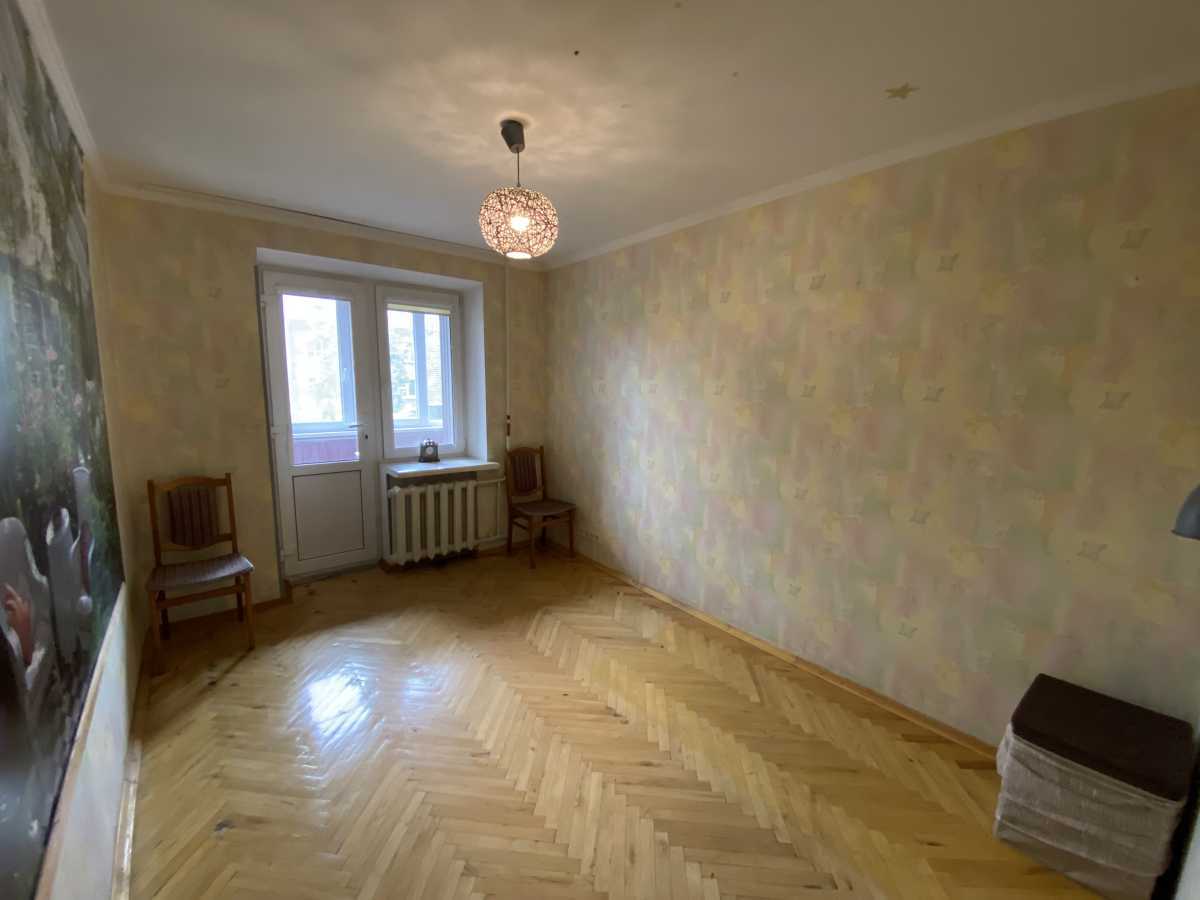 Продаж 4-кімнатної квартири 88 м², Бориславська вул., 54