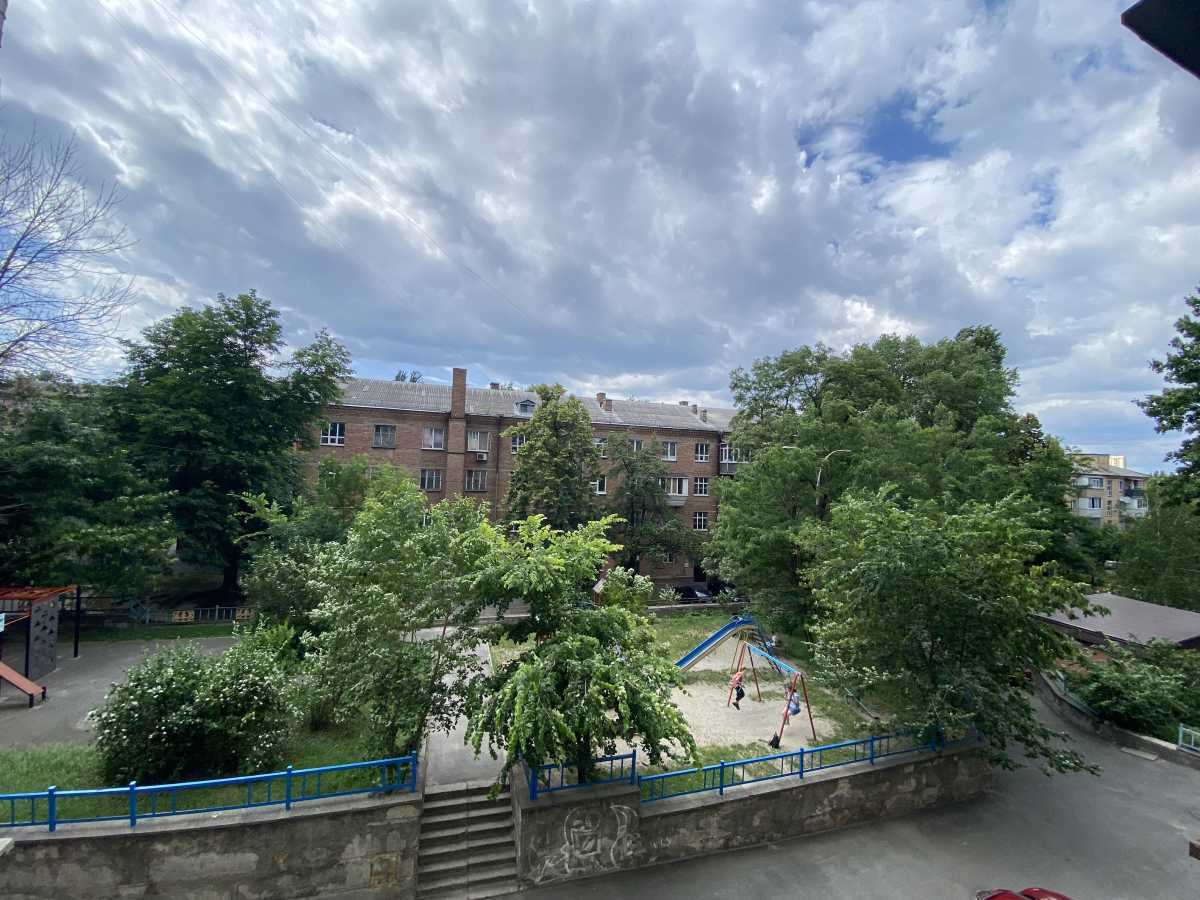 Продаж 4-кімнатної квартири 88 м², Бориславська вул., 54