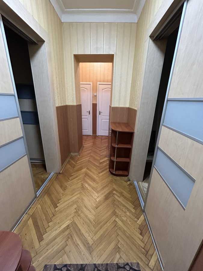 Продаж 3-кімнатної квартири 69.3 м², Броварський просп., 93