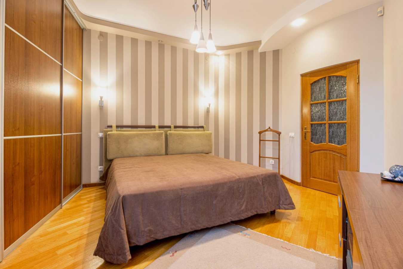 Продажа 3-комнатной квартиры 109 м², Академика Ефремова ул., 13