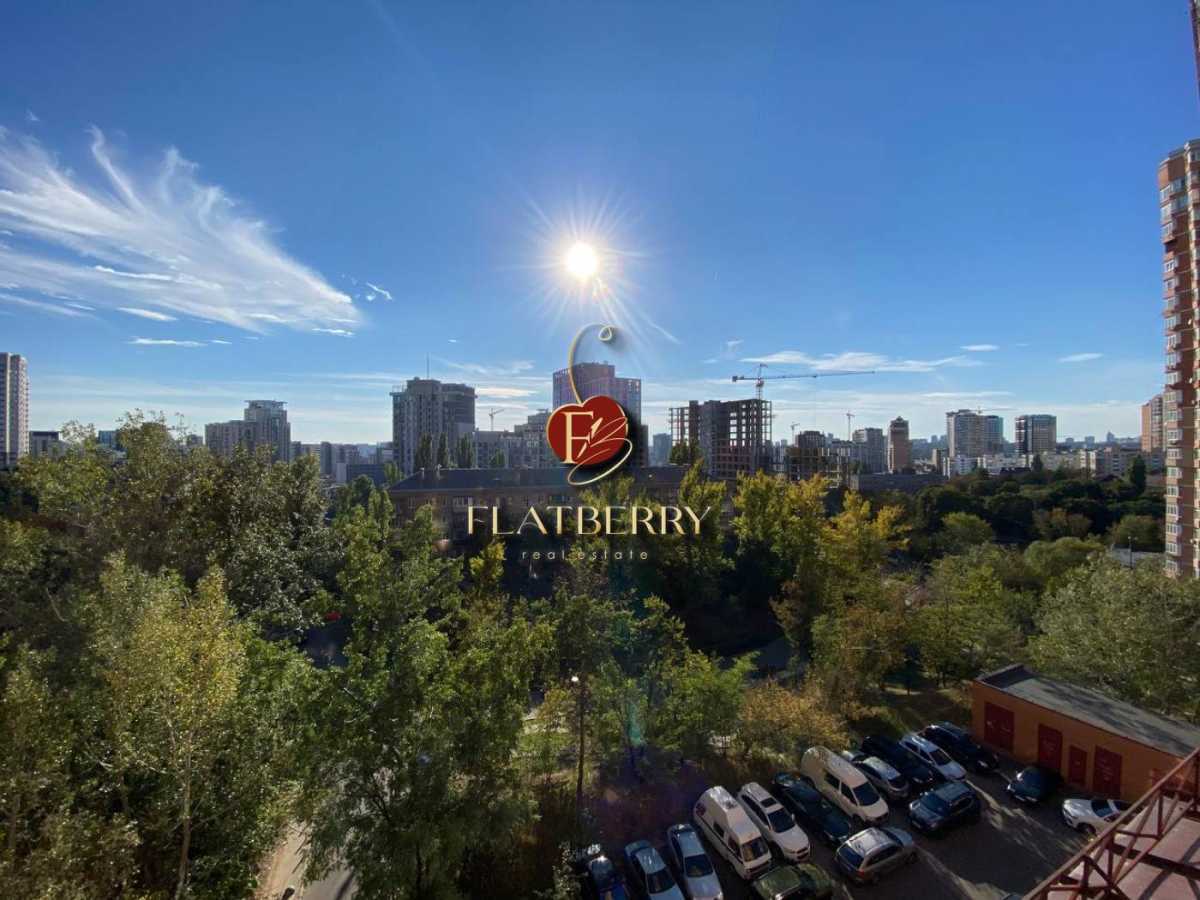 Продажа 4-комнатной квартиры 141 м², Евгения Коновальца ул., 36В