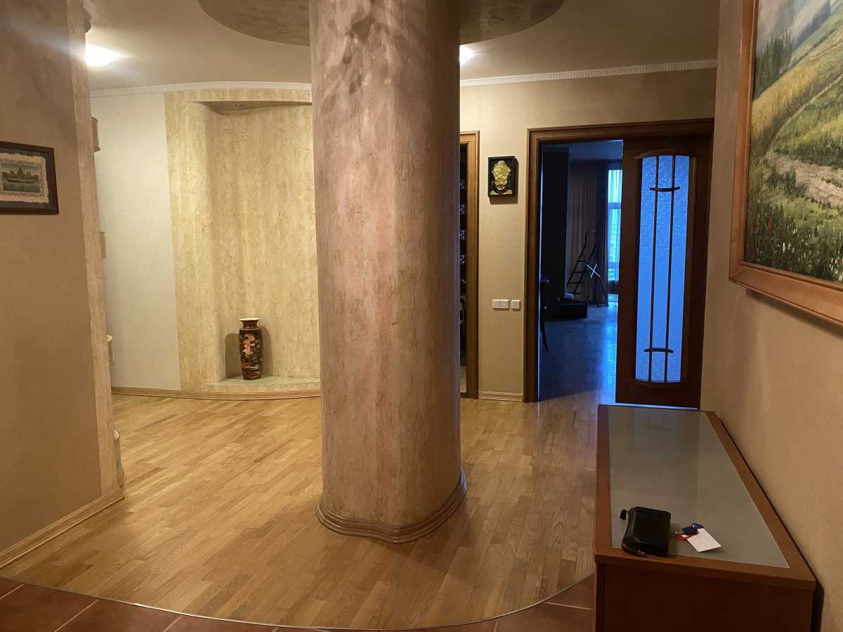 Продажа 5-комнатной квартиры 238 м², Провиантская ул., 3