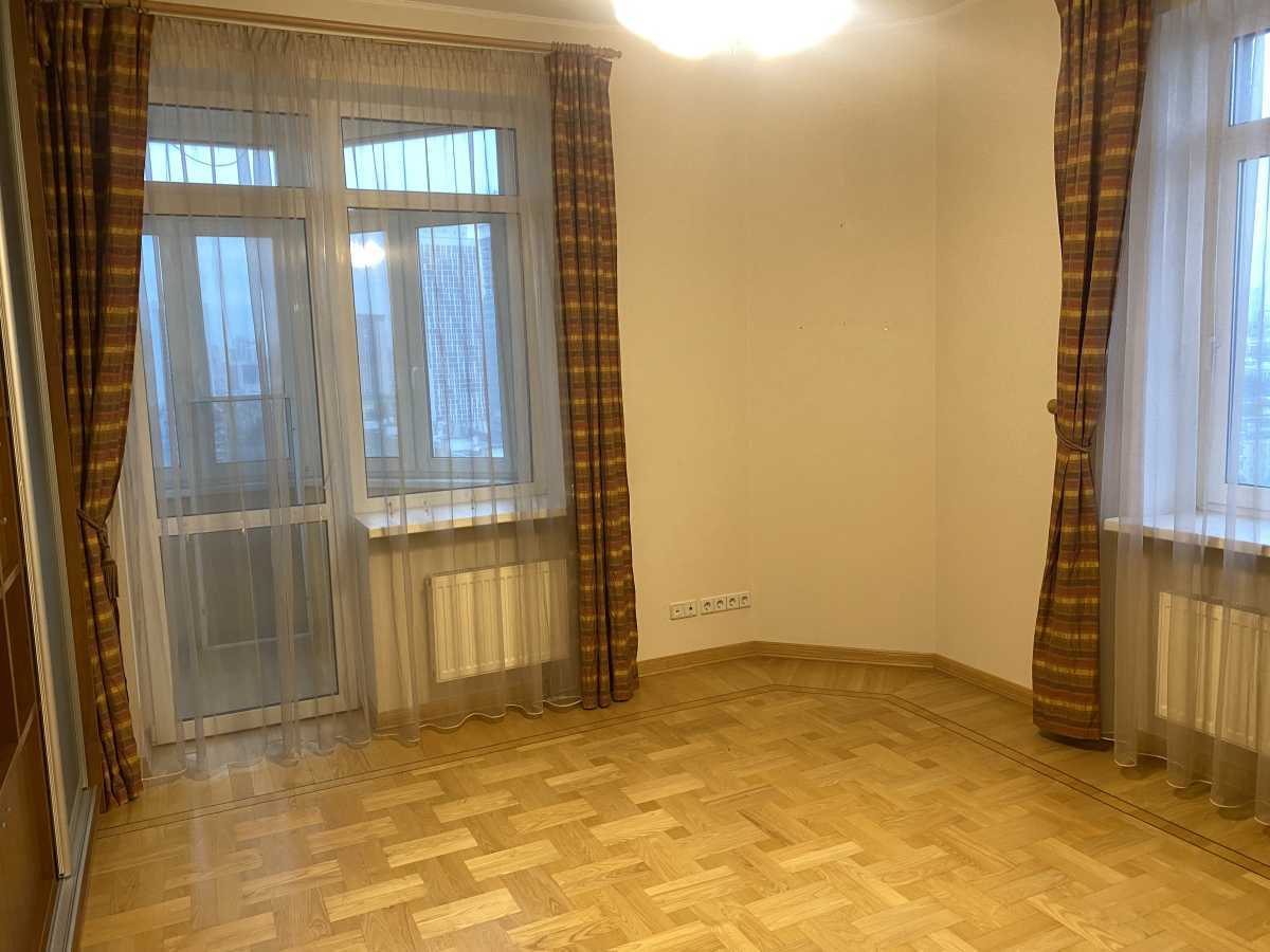 Продажа 5-комнатной квартиры 238 м², Провиантская ул., 3