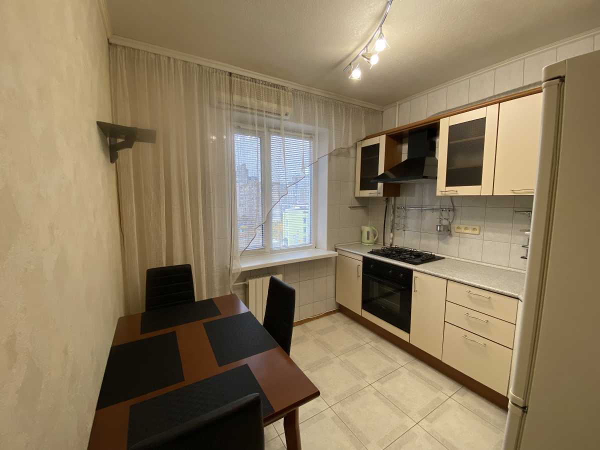 Аренда 2-комнатной квартиры 54 м², Ревуцкого ул., 30/1