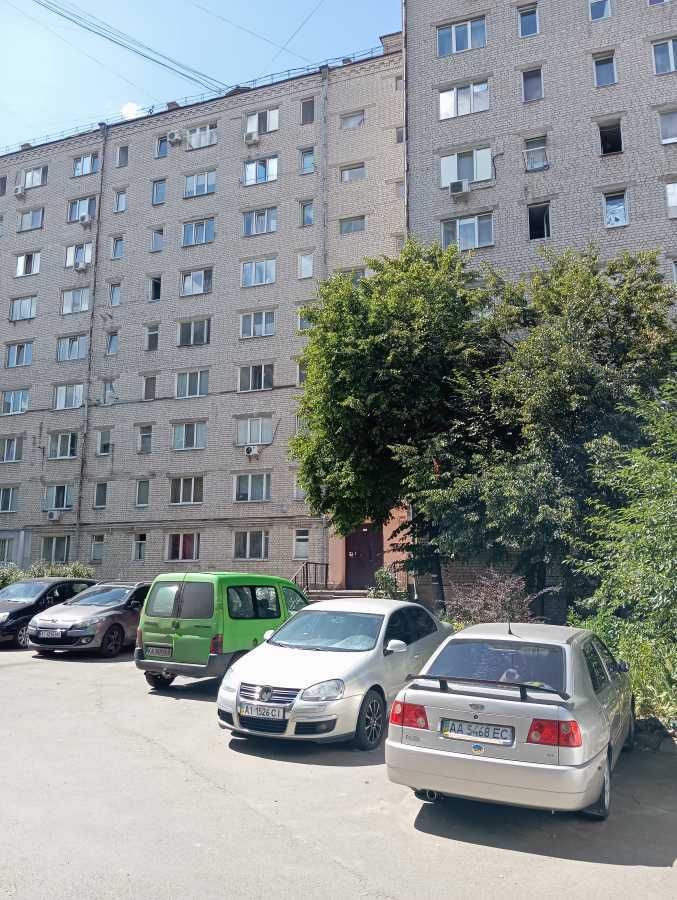 Продажа 1-комнатной квартиры 30 м², Святошинская ул., 38