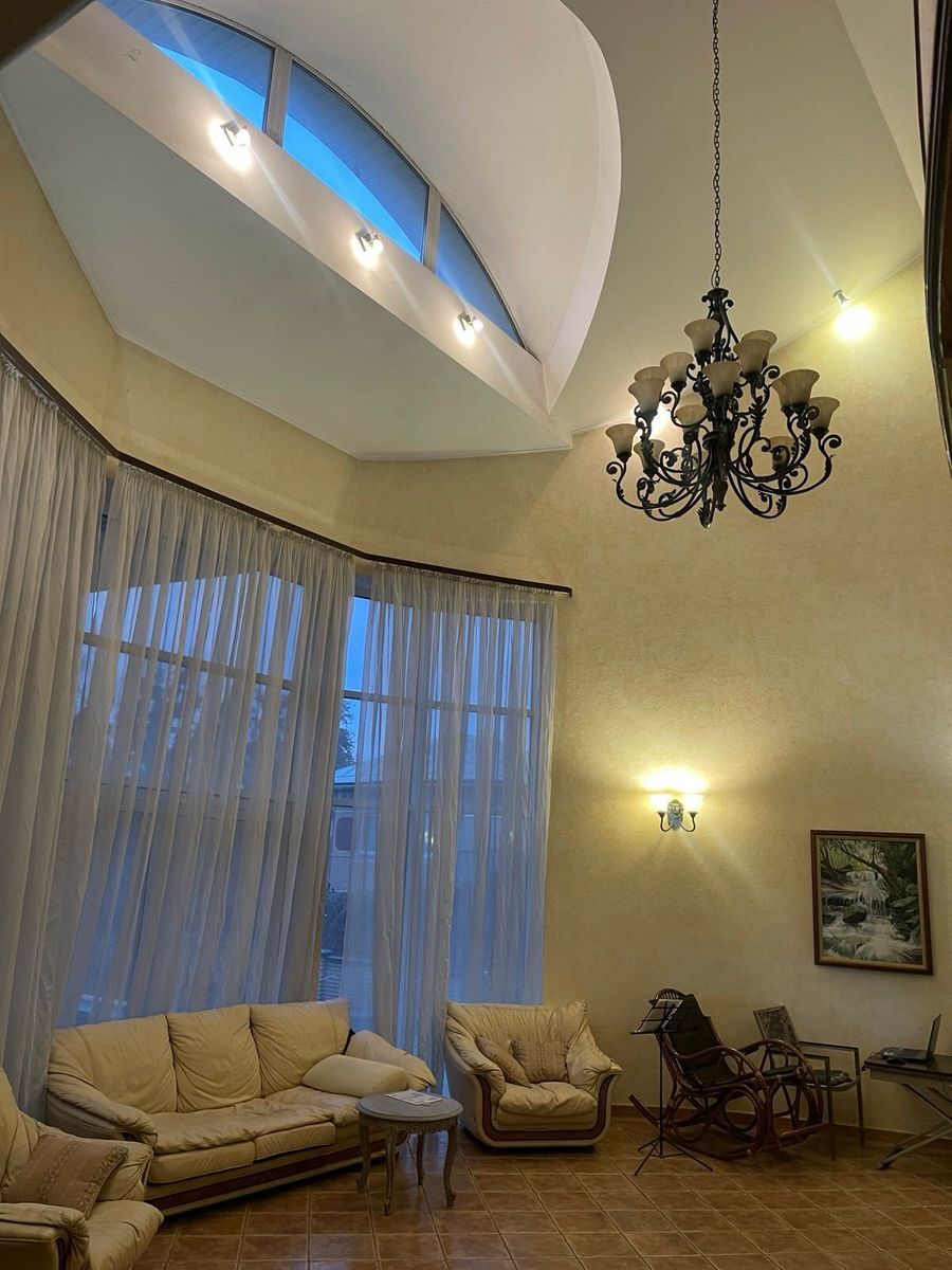 Продаж котеджу 400 м², Івана Франка вул., 206