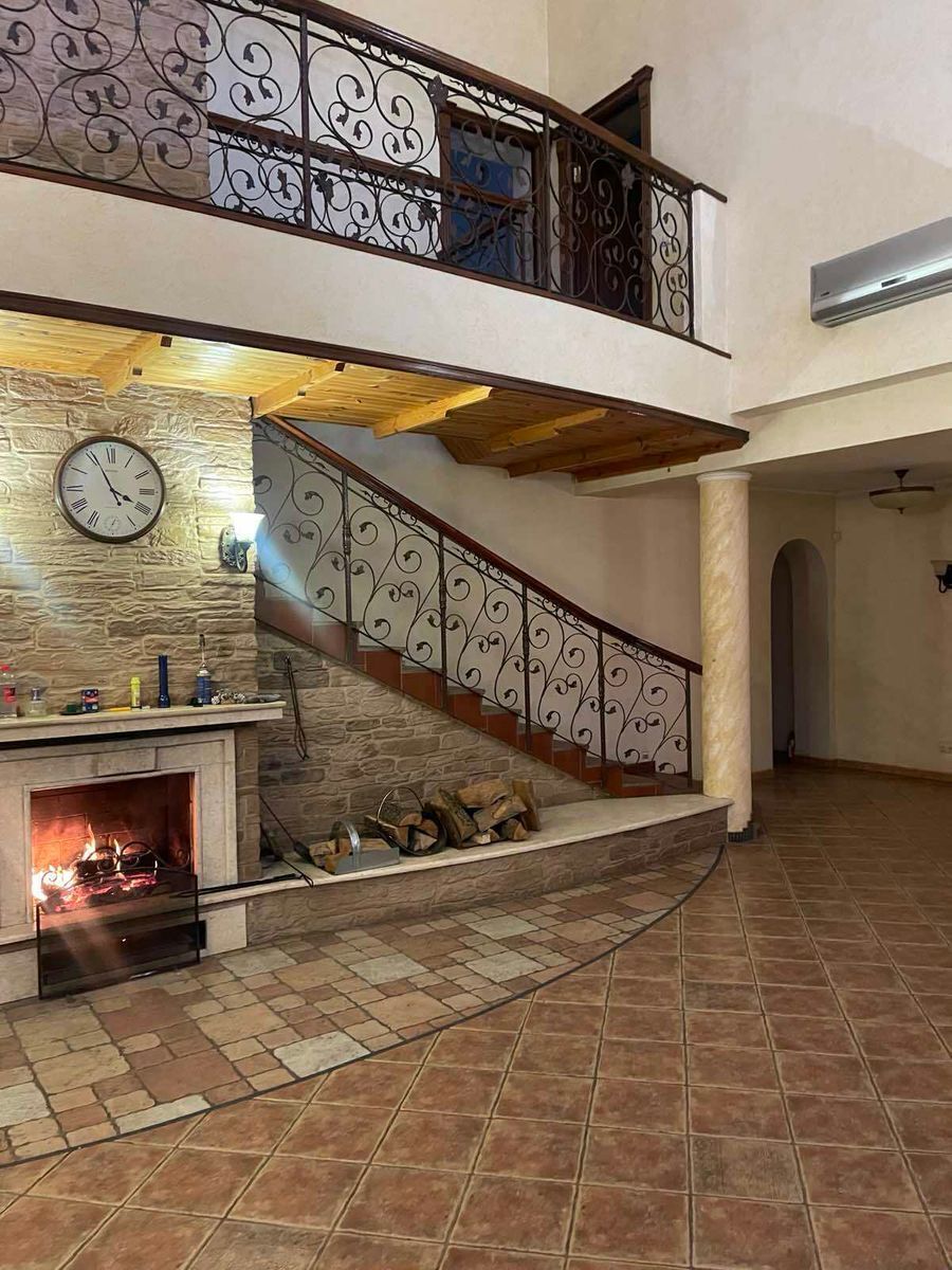 Продаж котеджу 400 м², Івана Франка вул., 206