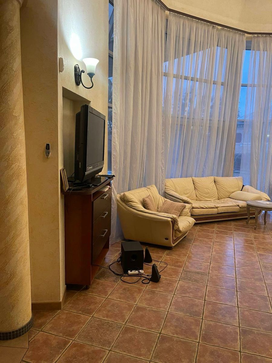 Продаж котеджу 400 м², Івана Франка вул., 206