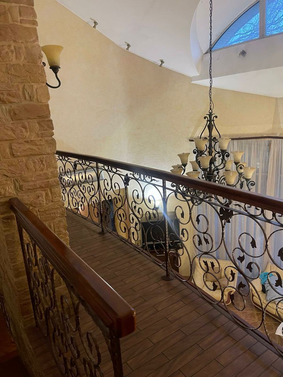 Продаж котеджу 400 м², Івана Франка вул., 206