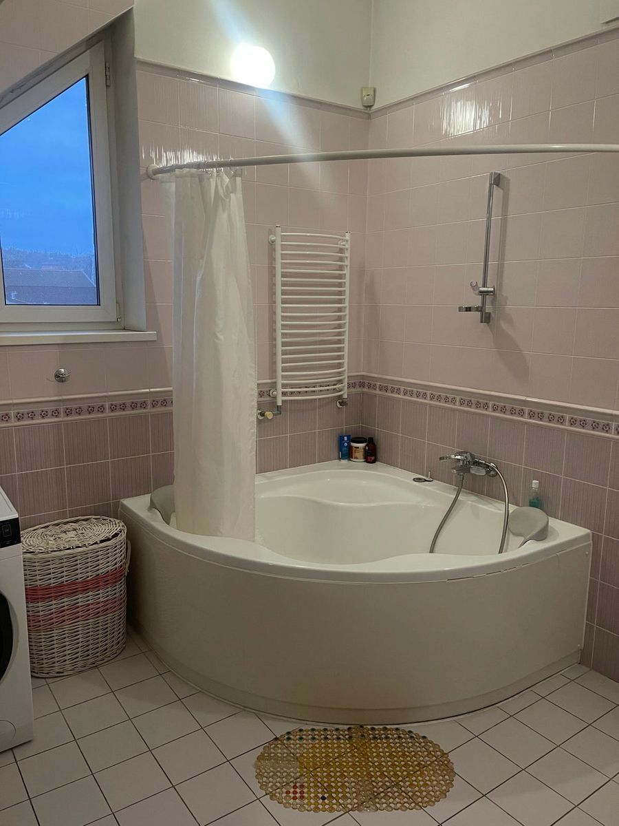Продаж котеджу 400 м², Івана Франка вул., 206