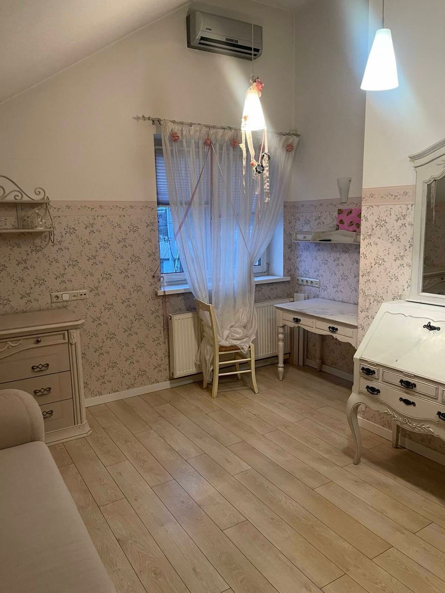 Продаж котеджу 400 м², Івана Франка вул., 206