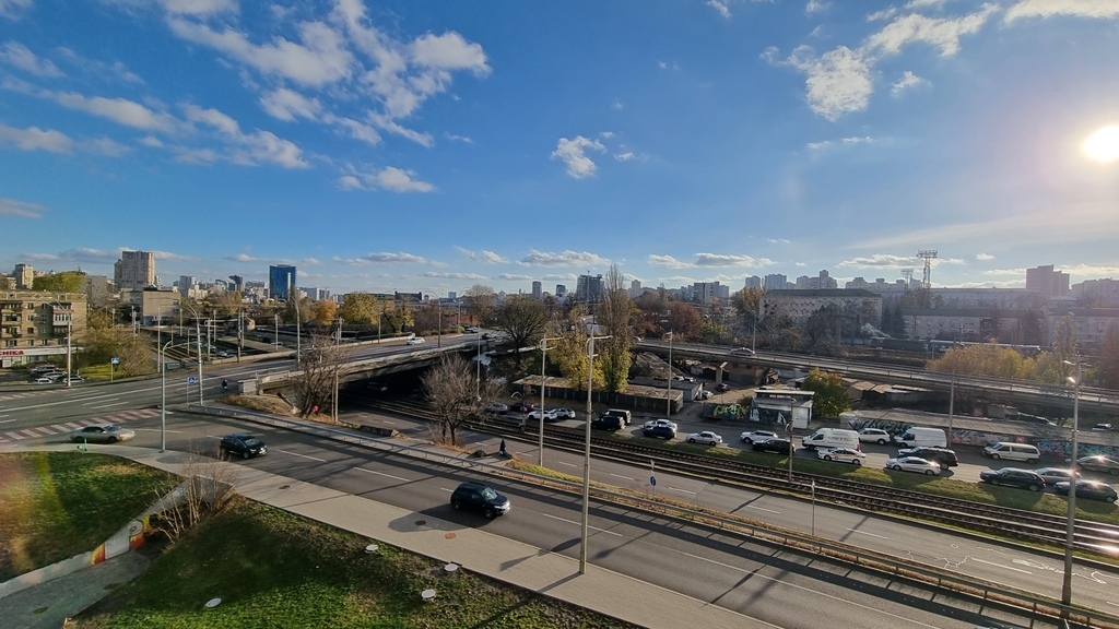 Продаж 1-кімнатної квартири 52.6 м², Перемоги просп., 11