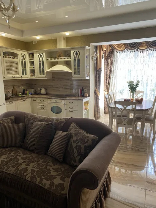 Оренда будинку 185 м², 8-а Абрикосова вул.
