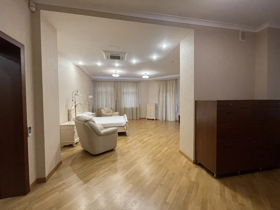 Оренда будинку 680 м², Мичуріна вул.
