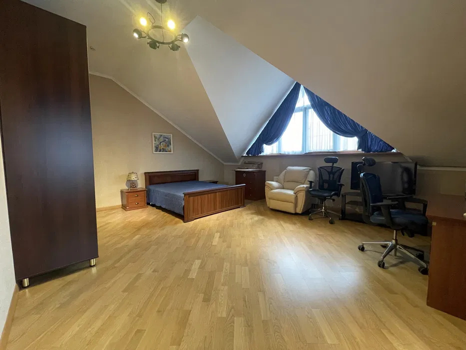 Оренда будинку 680 м², Мичуріна вул.