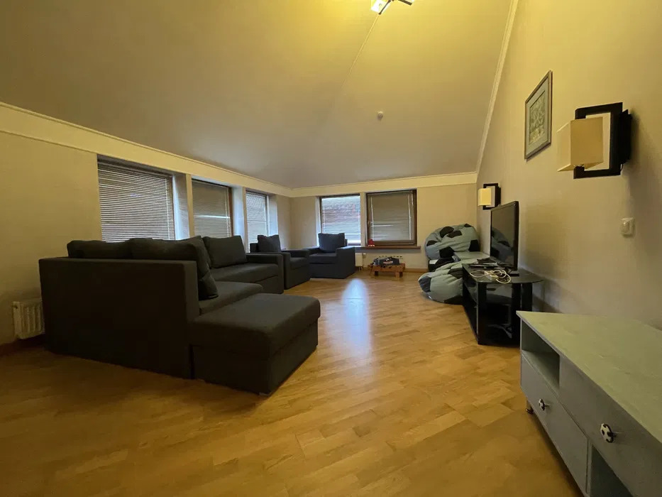 Оренда будинку 680 м², Мичуріна вул.